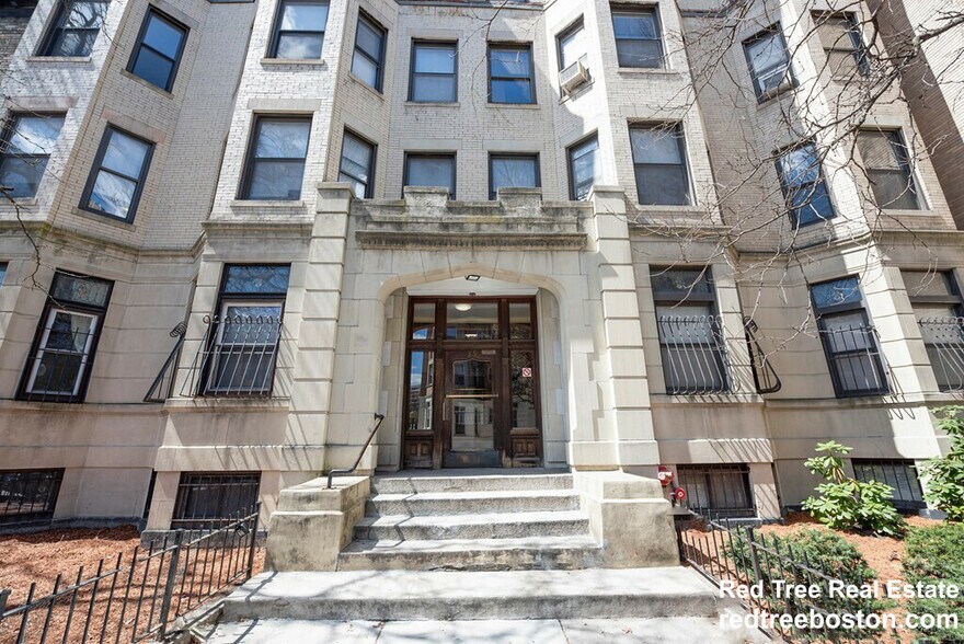 Building Photo - 39 Hemenway St
