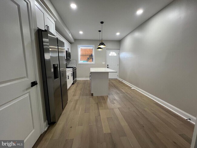 Building Photo - 717 N Collington Ave