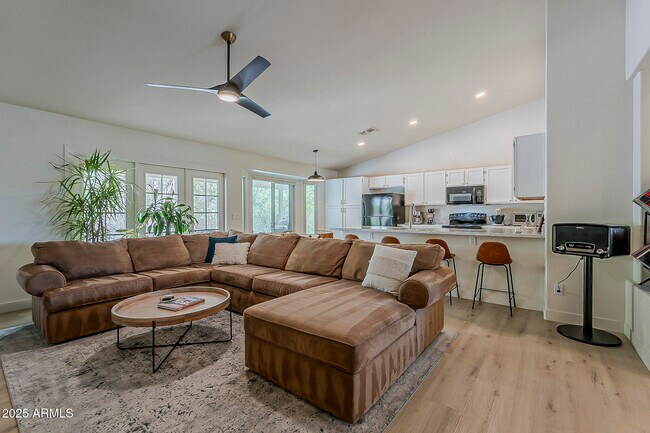 Building Photo - 4730 E Desert Cactus St