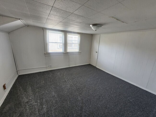 Building Photo - 1122 Larchmont Ave