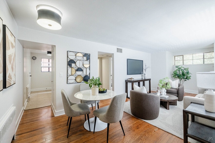 Building Photo - The Shelton at Cameron Court