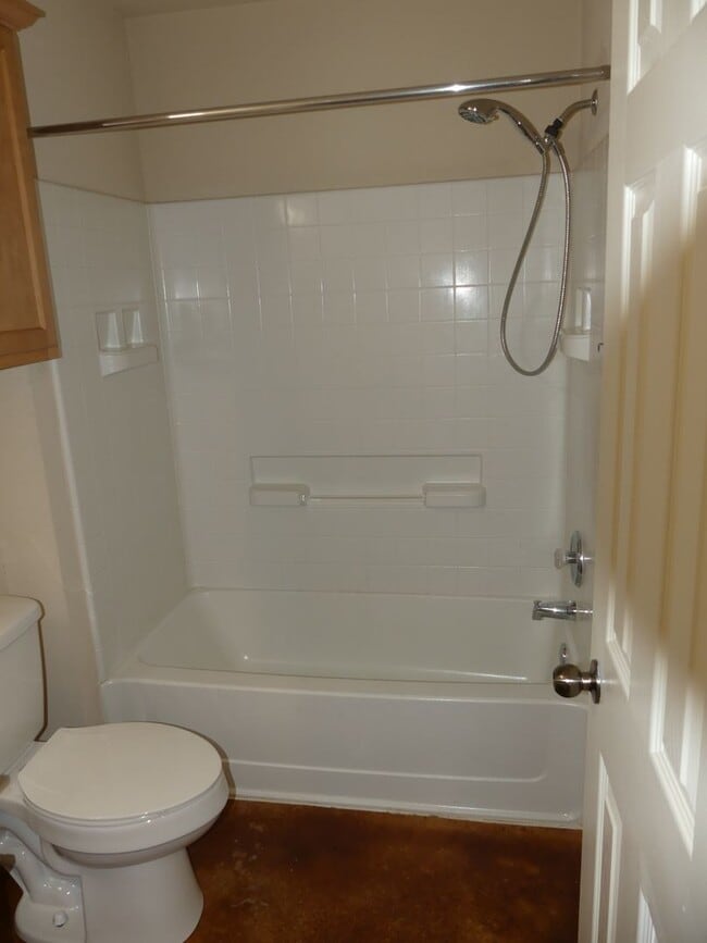 Building Photo - PRICE DROP !!