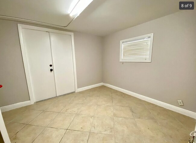 Building Photo - 9457 SW 51st Pl