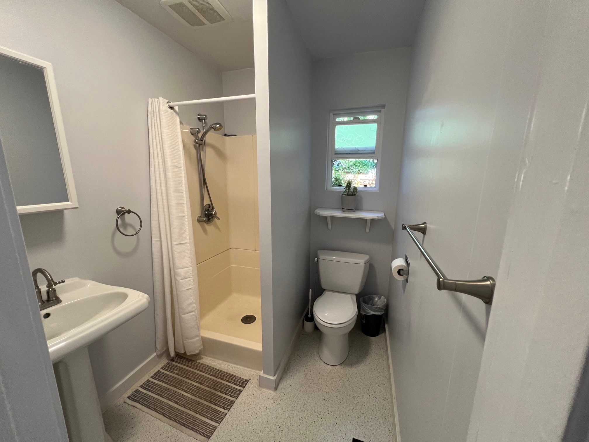 main level bath - 1310 Astor St