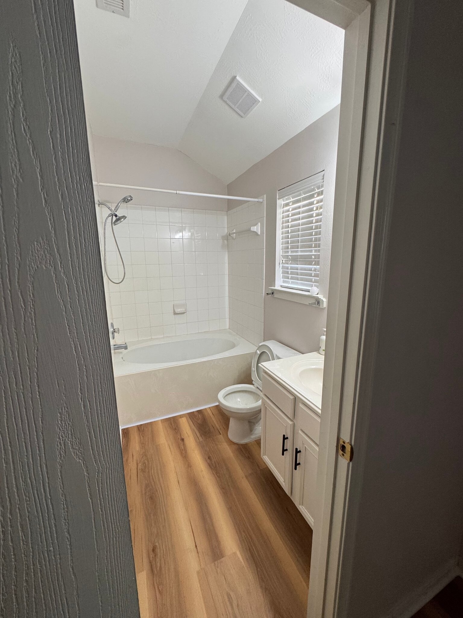Building Photo - 7618 Legacy Pines Dr