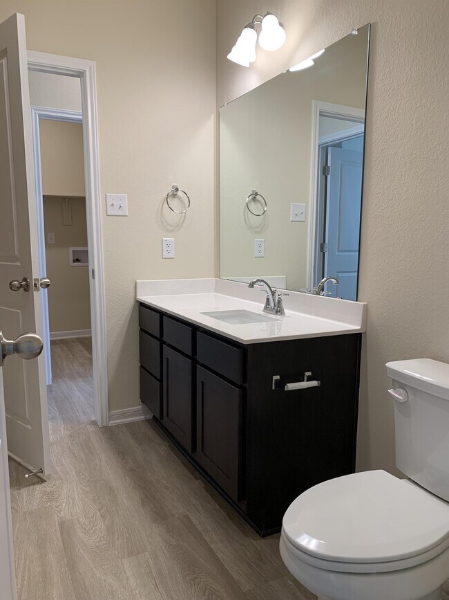 Building Photo - 4728 Fawn Valley Dr