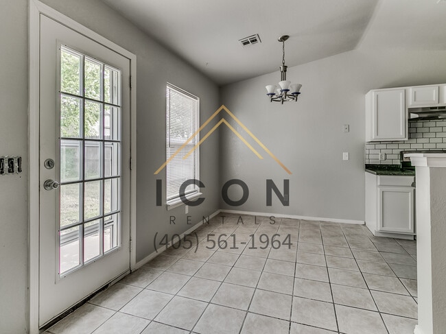 Building Photo - 10477 Aberdeen Dr