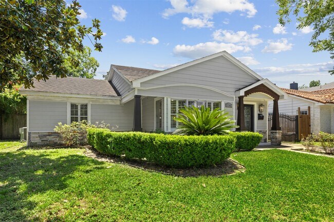 Building Photo - 1705 Althea Dr