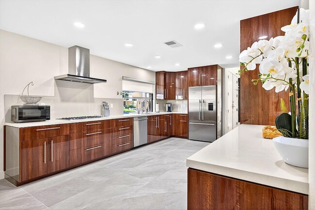 Building Photo - 77825 Cottonwood Cove