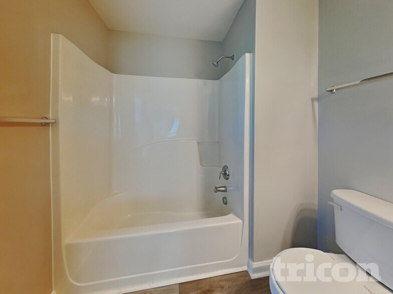 Building Photo - 2410 King Malcolm Ln