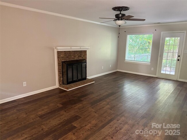 Building Photo - 4440 Hounds Run Dr