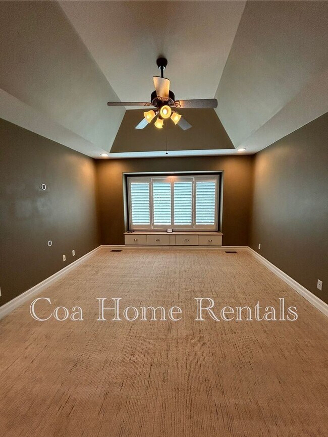 Building Photo - Beautiful Andover Property