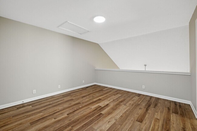 Building Photo - 118 Lancaster Gate Pl