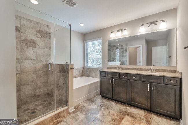 Building Photo - 1623 Trailview Way NE