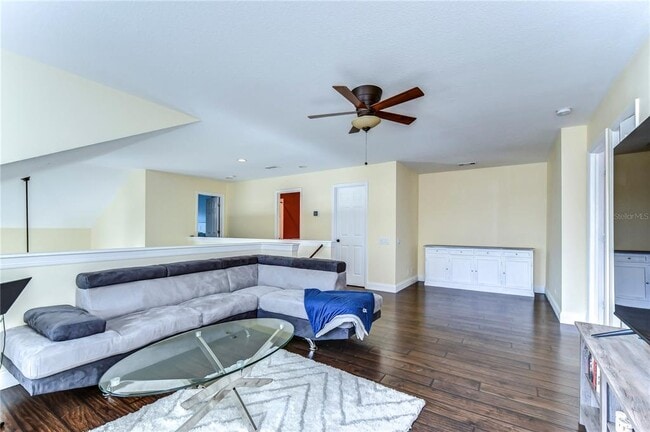 Building Photo - 3292 Covered Bridge Dr E