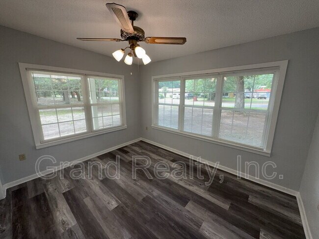 Building Photo - 3693 Scoggins St
