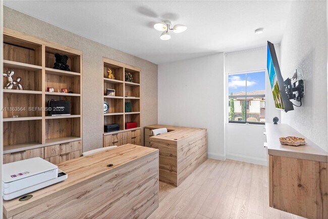 Building Photo - 9974 NW 86th Terrace