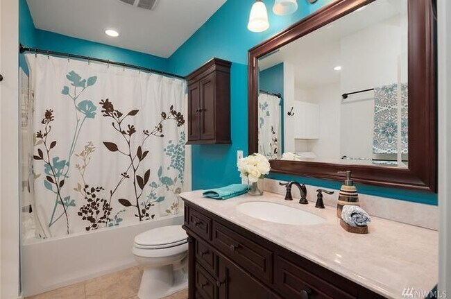 Building Photo - Bothell Home