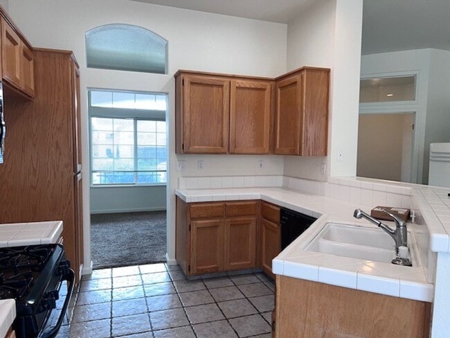 Building Photo - Single Story 3 Bedroom 2 Bathroom Home in ...