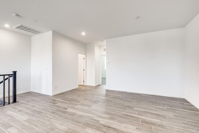 Building Photo - 2020-Built 3 Bedroom Beauty in the Heart of Henderson!