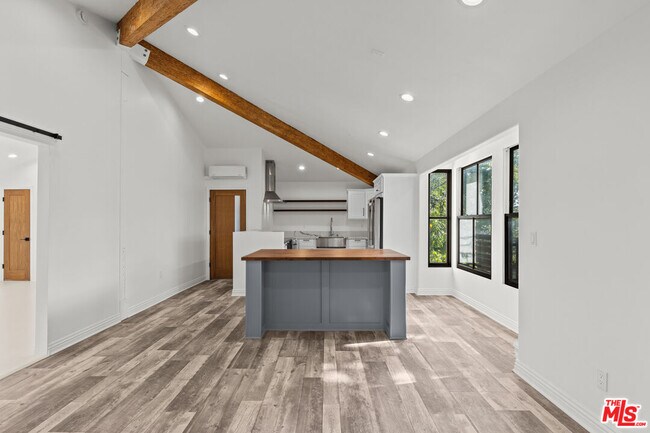 Building Photo - 4837 Gentry Ave