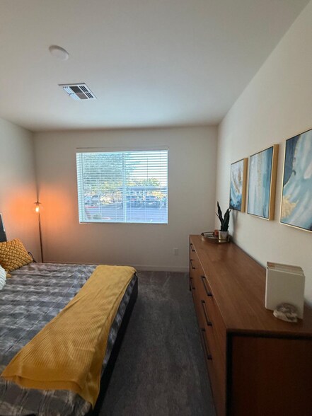 Building Photo - 4444 N 7th Ave