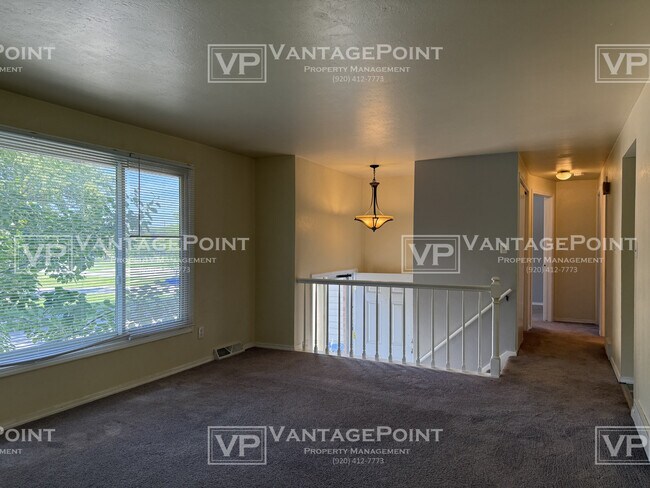 Building Photo - 635 Alpine Dr