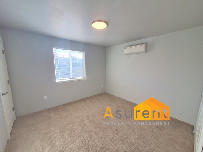 Building Photo - 610 N Main St