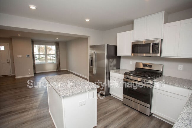 Building Photo - 2 Mulberry ln