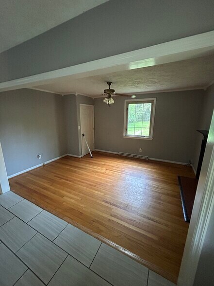 Building Photo - 1215 Heath Ave
