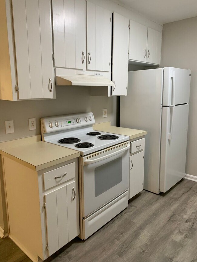 Building Photo - 920H