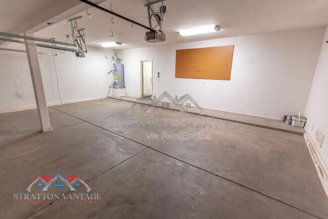 Building Photo - 14099 W Riviera Dr