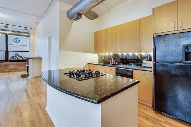 Building Photo - 130 S Canal St