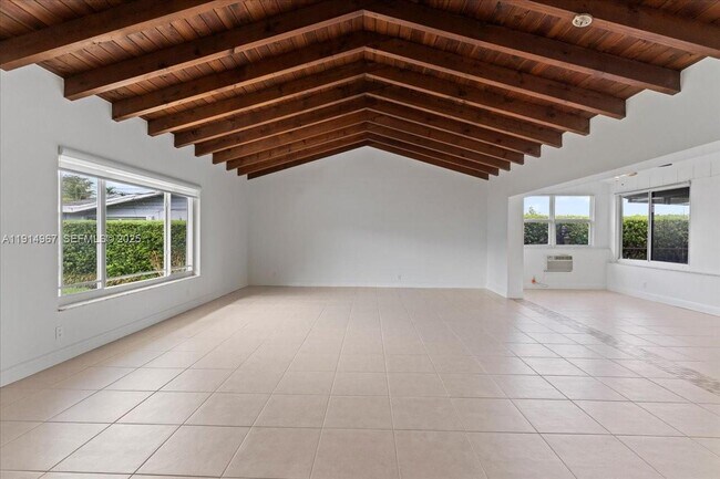 Building Photo - 1961 NE 188th St