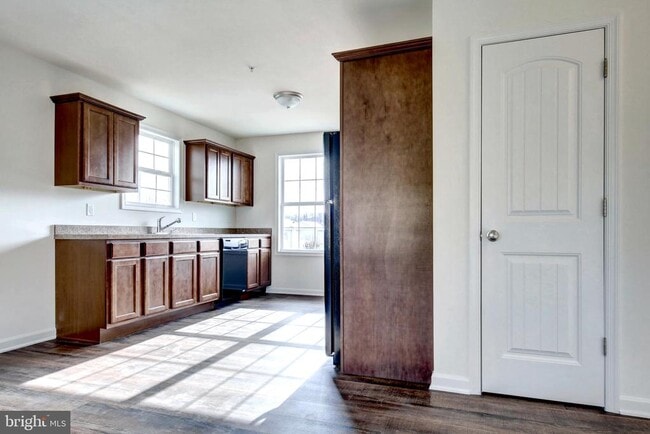 Building Photo - 88 Brookside Ave