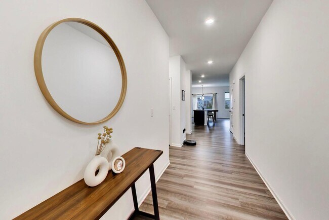 Building Photo - 420 Radcliff Ln
