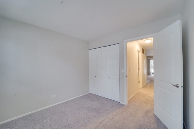 Building Photo - 160 Stirling Ln