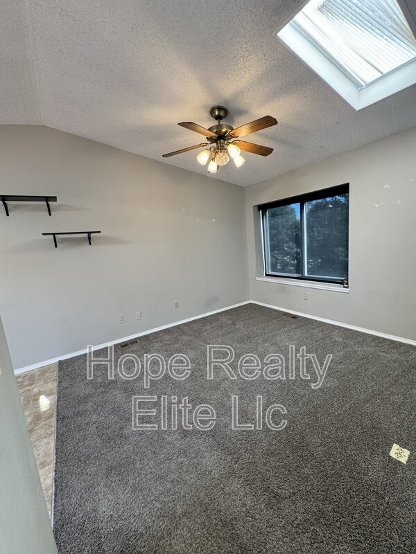 Building Photo - 6950 Sagewood Ct