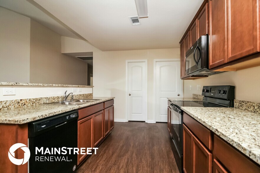 Building Photo - 2613 Stinger Dr