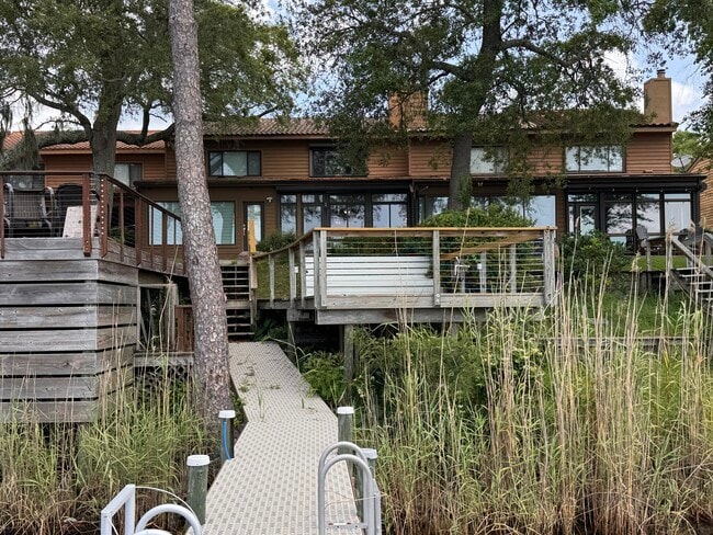 Building Photo - 806 Regatta Dr