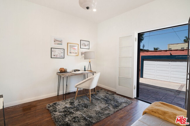Building Photo - 1049 S Hayworth Ave