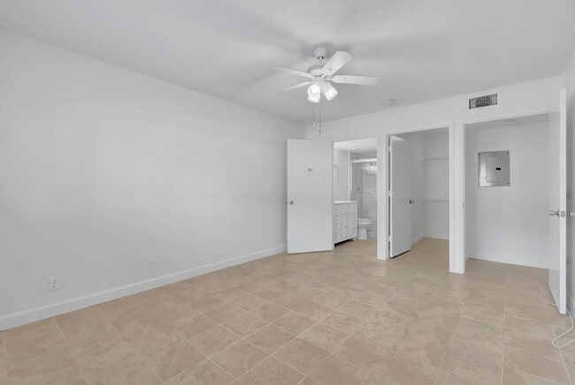Building Photo - 15364 Lakes of Delray Blvd