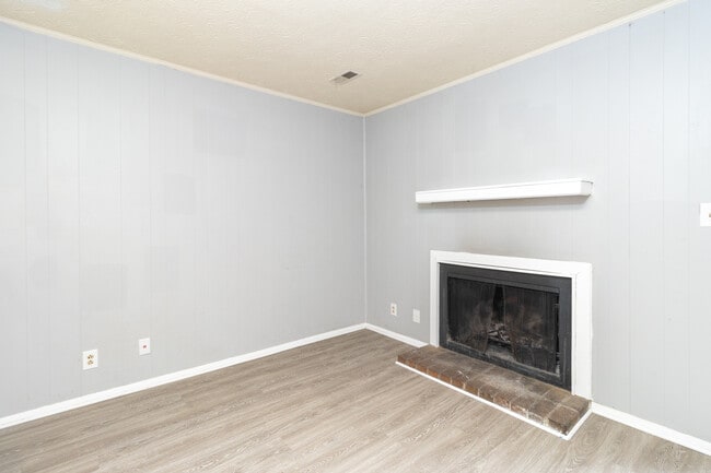 Building Photo - 9157 Cedarpark Ln NW