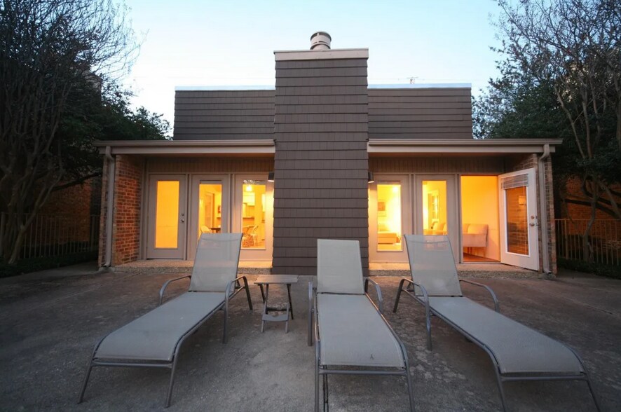 Building Photo - 5142 Amesbury Dr