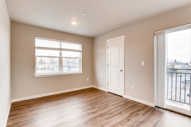 Building Photo - 4950 NE 7th Ave