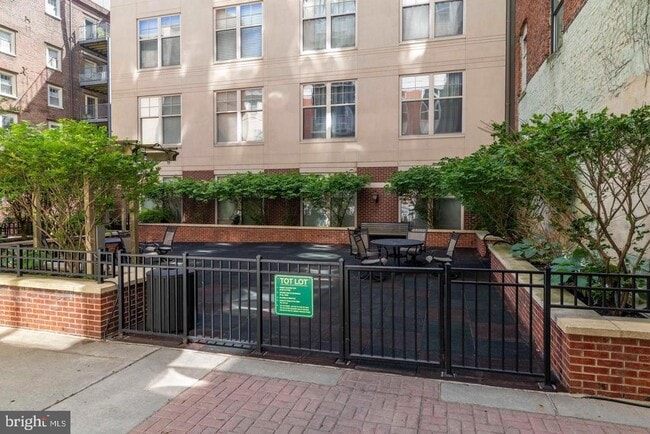 Building Photo - 113 N Bread St