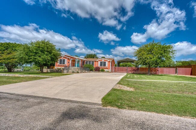 Building Photo - 826 Sandy Mountain Dr