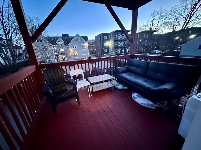 Building Photo - 15 Farrington Ave