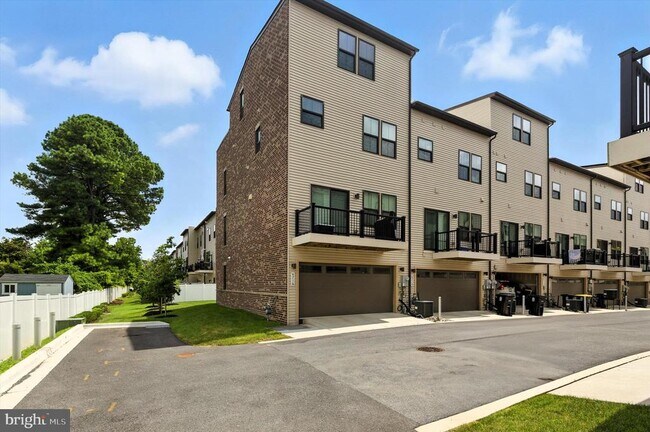 Building Photo - 4716 Towne Park Rd