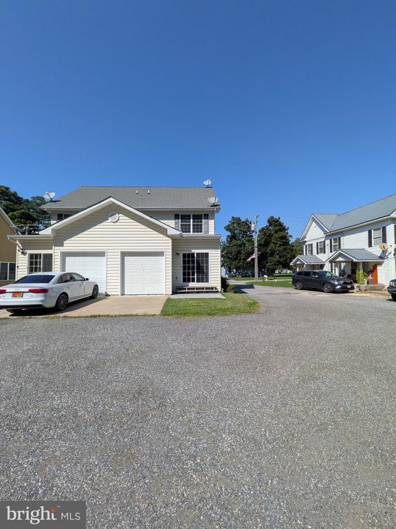 Building Photo - 310 Del Rhodes Ave